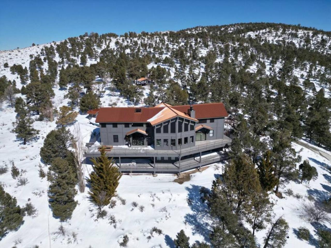 Steel Pine Lodge A Rustic Mountain Retreat Views Baldwin Lake Exteriör bild