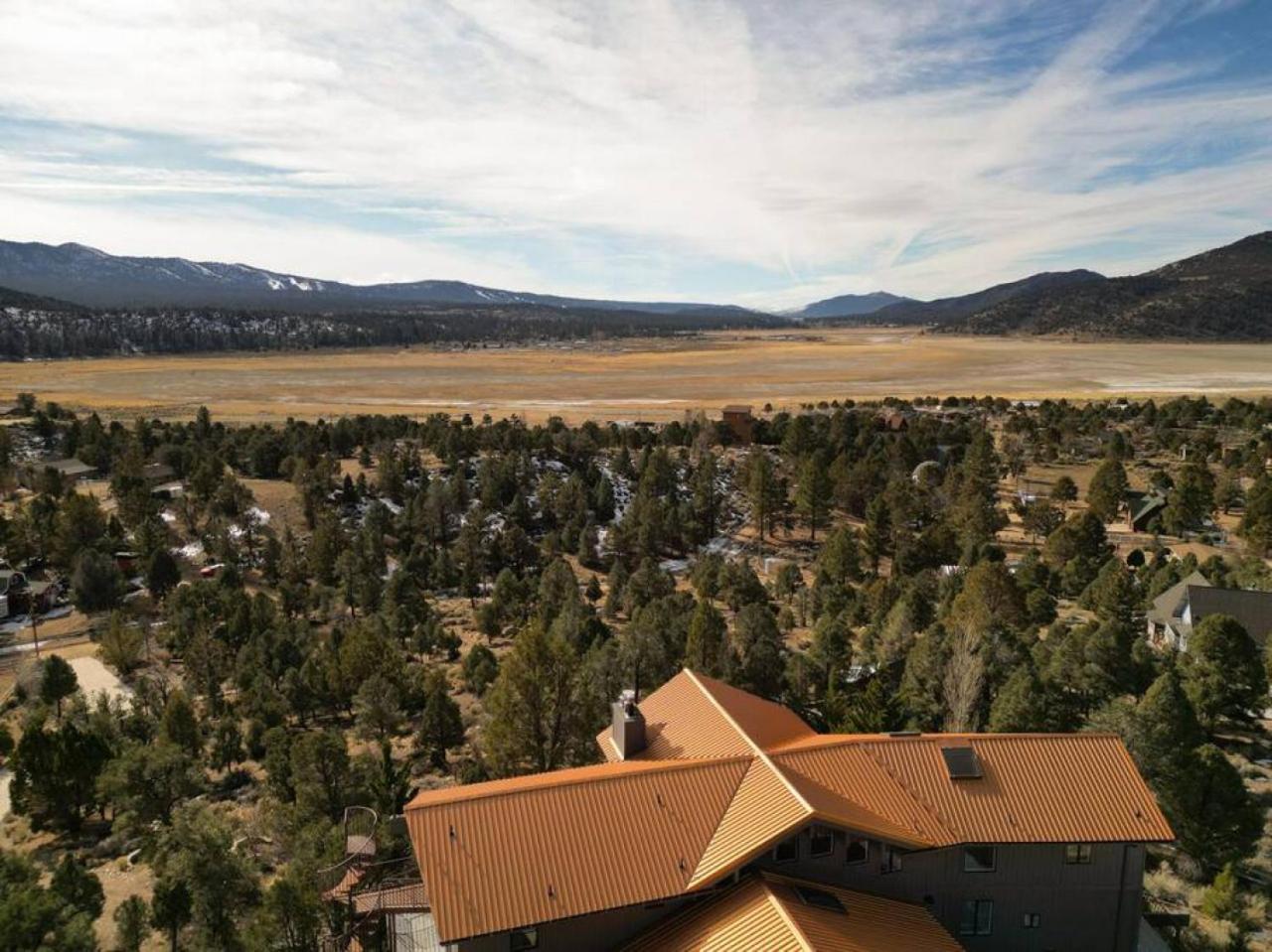 Steel Pine Lodge A Rustic Mountain Retreat Views Baldwin Lake Exteriör bild
