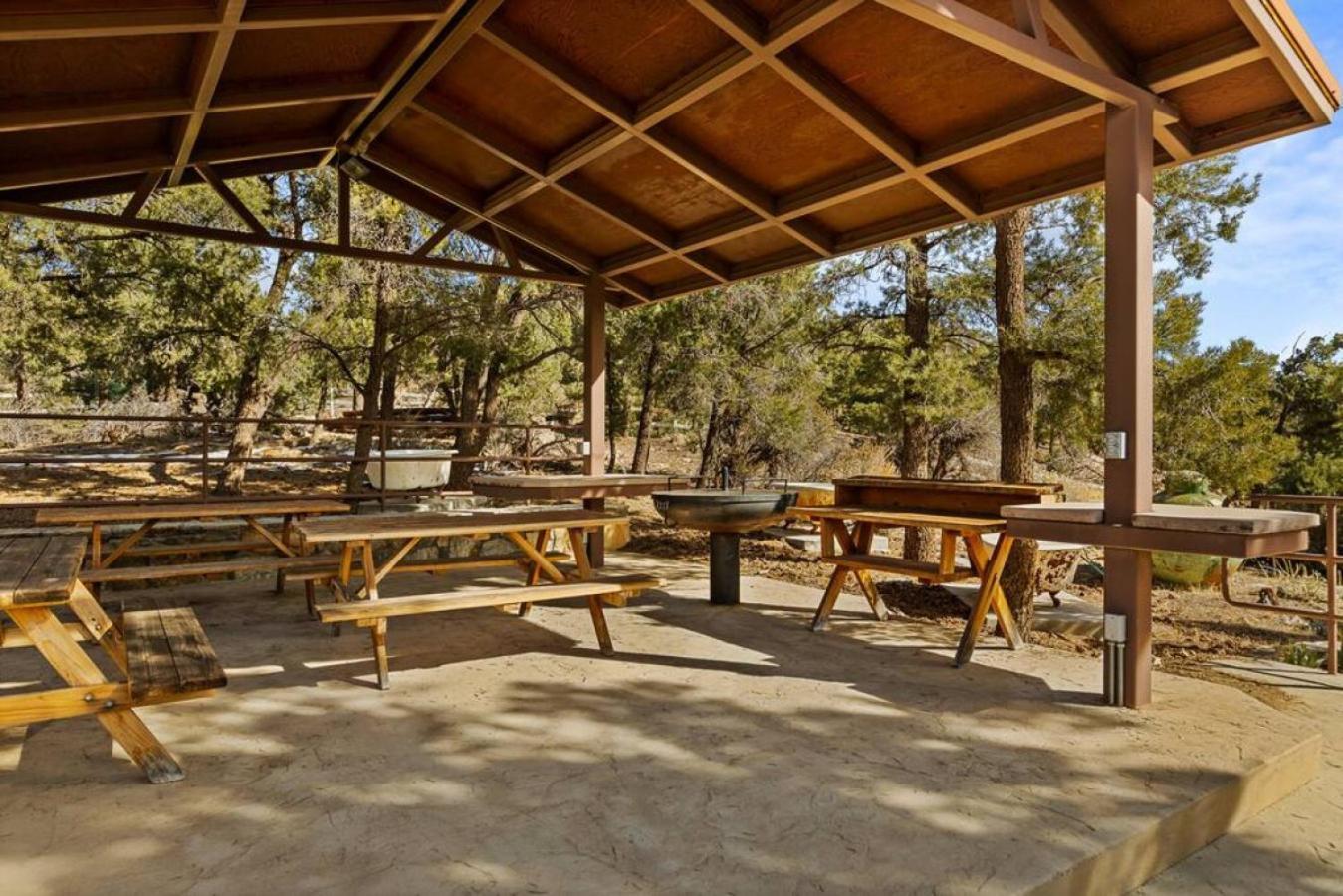 Steel Pine Lodge A Rustic Mountain Retreat Views Baldwin Lake Exteriör bild