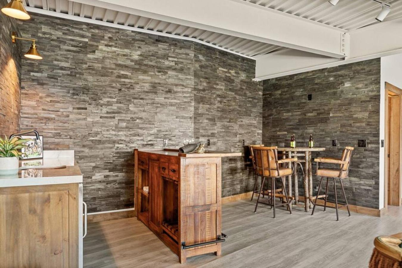 Steel Pine Lodge A Rustic Mountain Retreat Views Baldwin Lake Exteriör bild