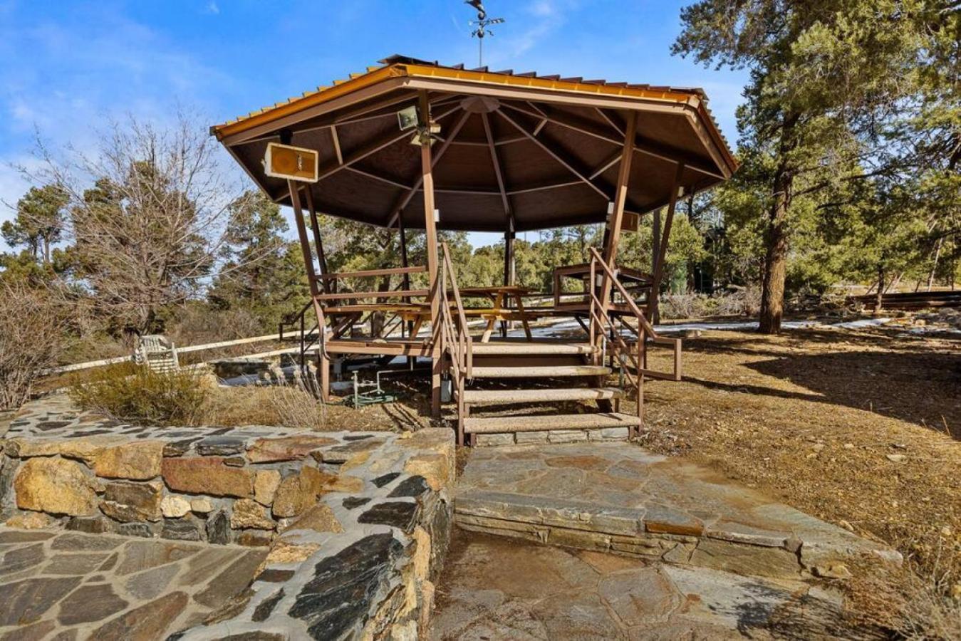 Steel Pine Lodge A Rustic Mountain Retreat Views Baldwin Lake Exteriör bild