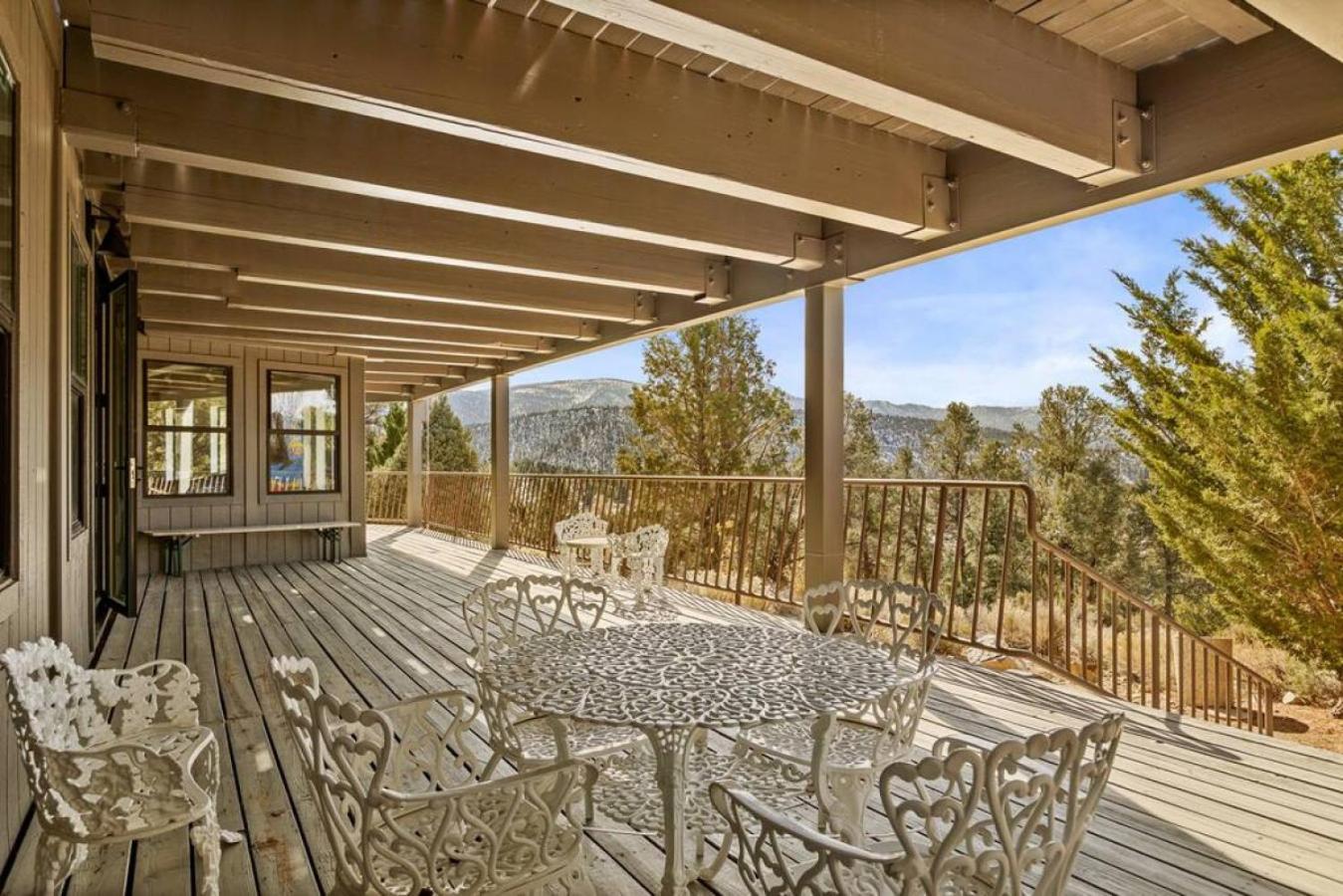 Steel Pine Lodge A Rustic Mountain Retreat Views Baldwin Lake Exteriör bild