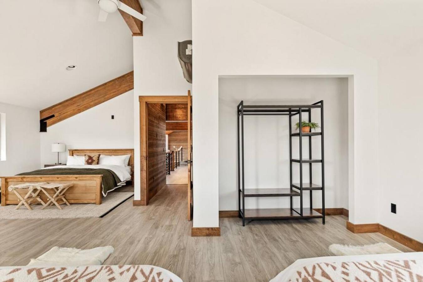 Steel Pine Lodge A Rustic Mountain Retreat Views Baldwin Lake Exteriör bild