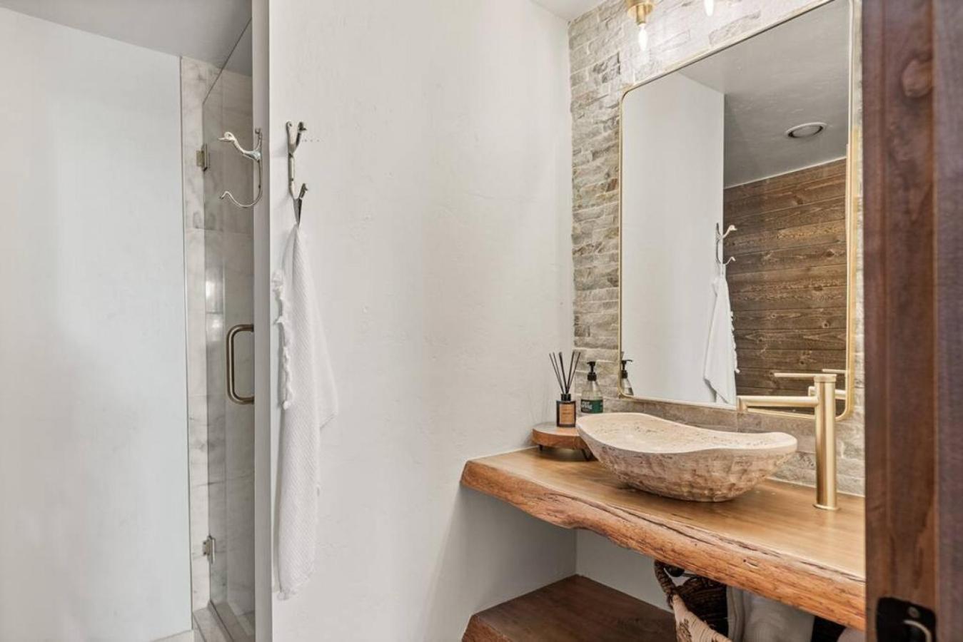 Steel Pine Lodge A Rustic Mountain Retreat Views Baldwin Lake Exteriör bild