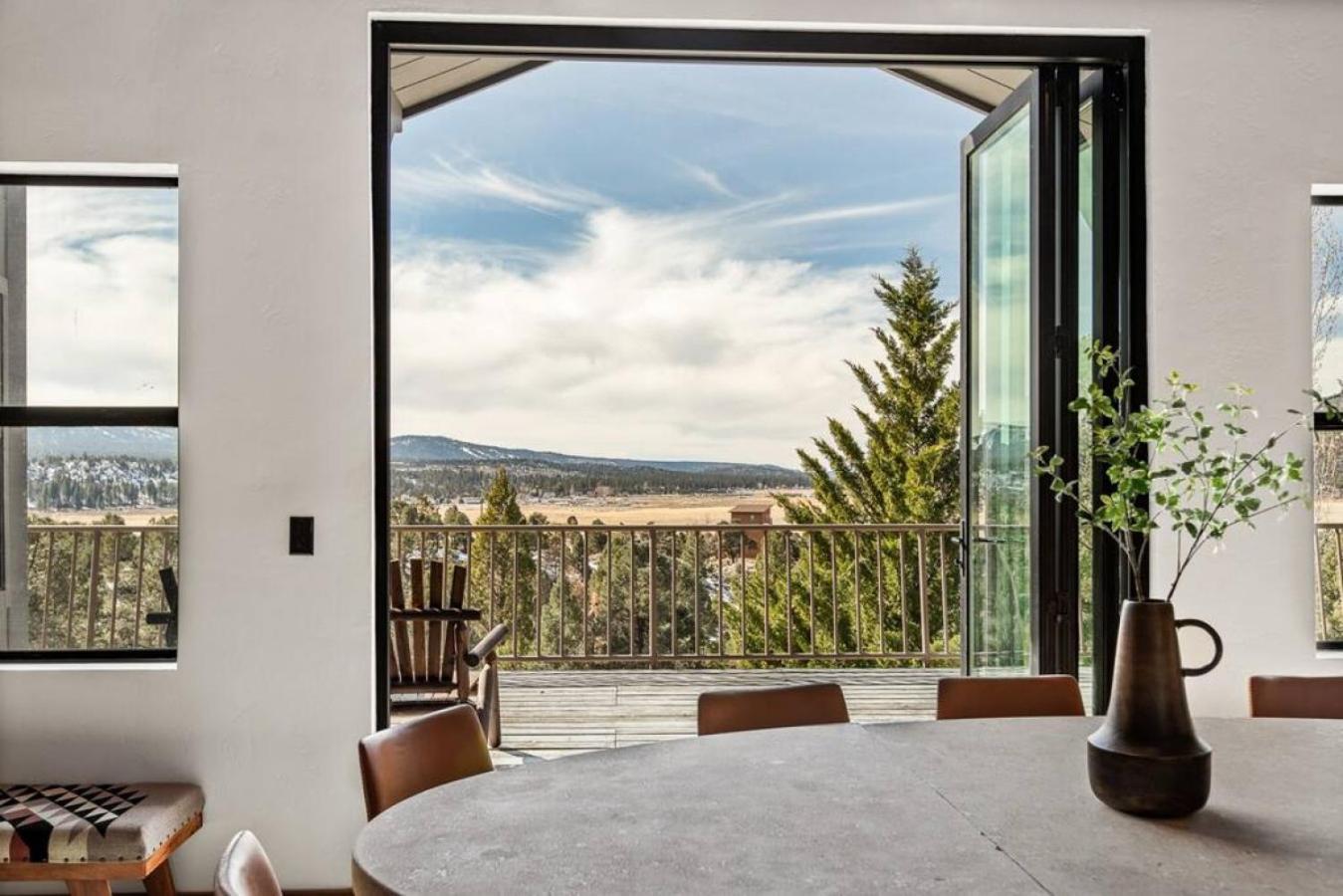 Steel Pine Lodge A Rustic Mountain Retreat Views Baldwin Lake Exteriör bild
